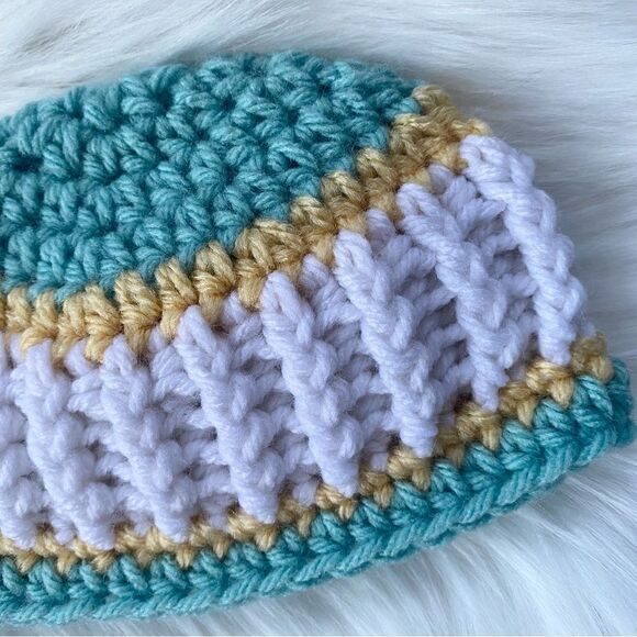 Newborn Baby Crochet Hat Set of 3 Yellow Grey Mint Green 0-3 - Picture 9 of 13